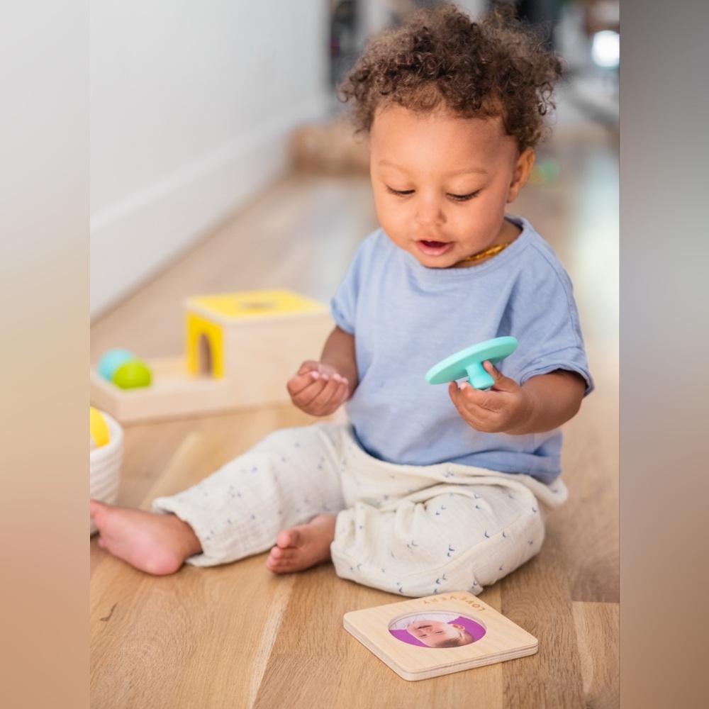 Lovevery My First Puzzle Baby Pincer Puzzle The Inspector Play Kit Months 7-8